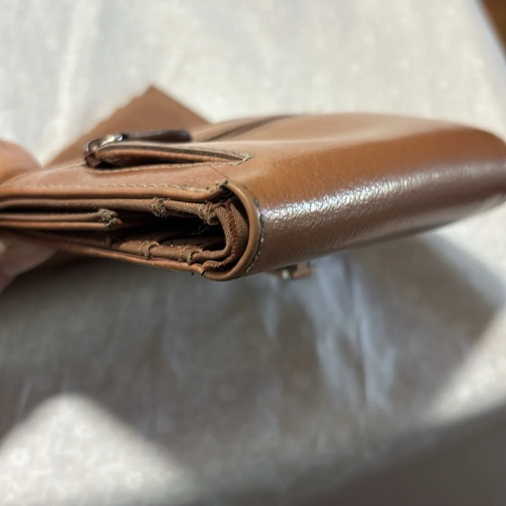 Liz Claiborne Trifold Wallet - Picture 13 of 13